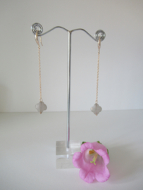 Rosékleurige hang oorbellen met steentje