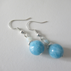 Zilverkleurige Chalcedoon oorbellen