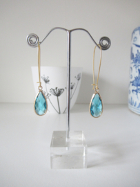 Goudkleurig aqua blauw  oorbellen.