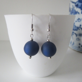 Zilverkleurige blauwe oorbellen