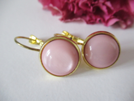 Goudkleurige roze clip oorbellen