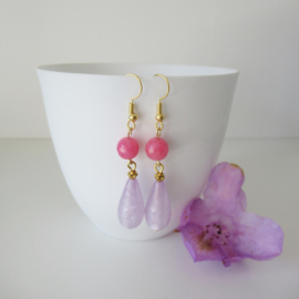 Goudkleurige roze/lila oorbellen