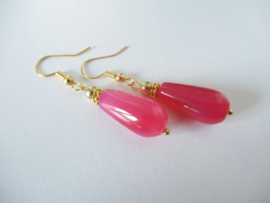 Goudkleurige rood/roze oorbellen