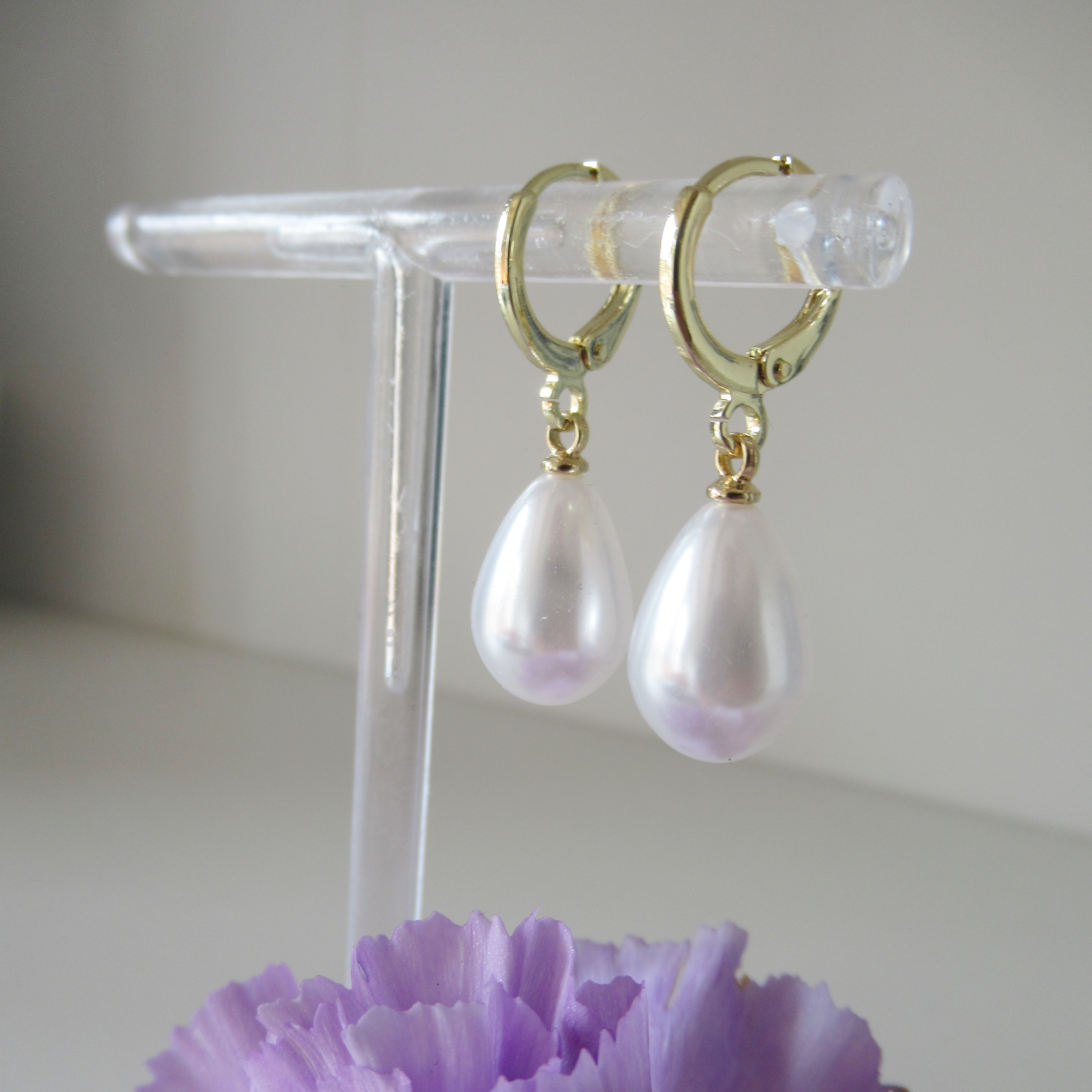 Goudkleurige parel clip oorbellen