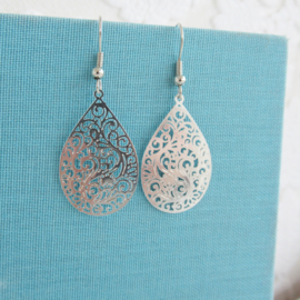 Zilverkleurige Boho oorbellen