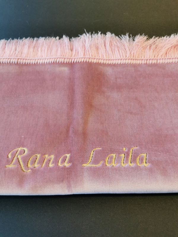 Roze Gebedskleed met naam Rana Laila
