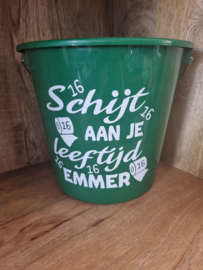 16 Schijt aan je leeftijd emmer