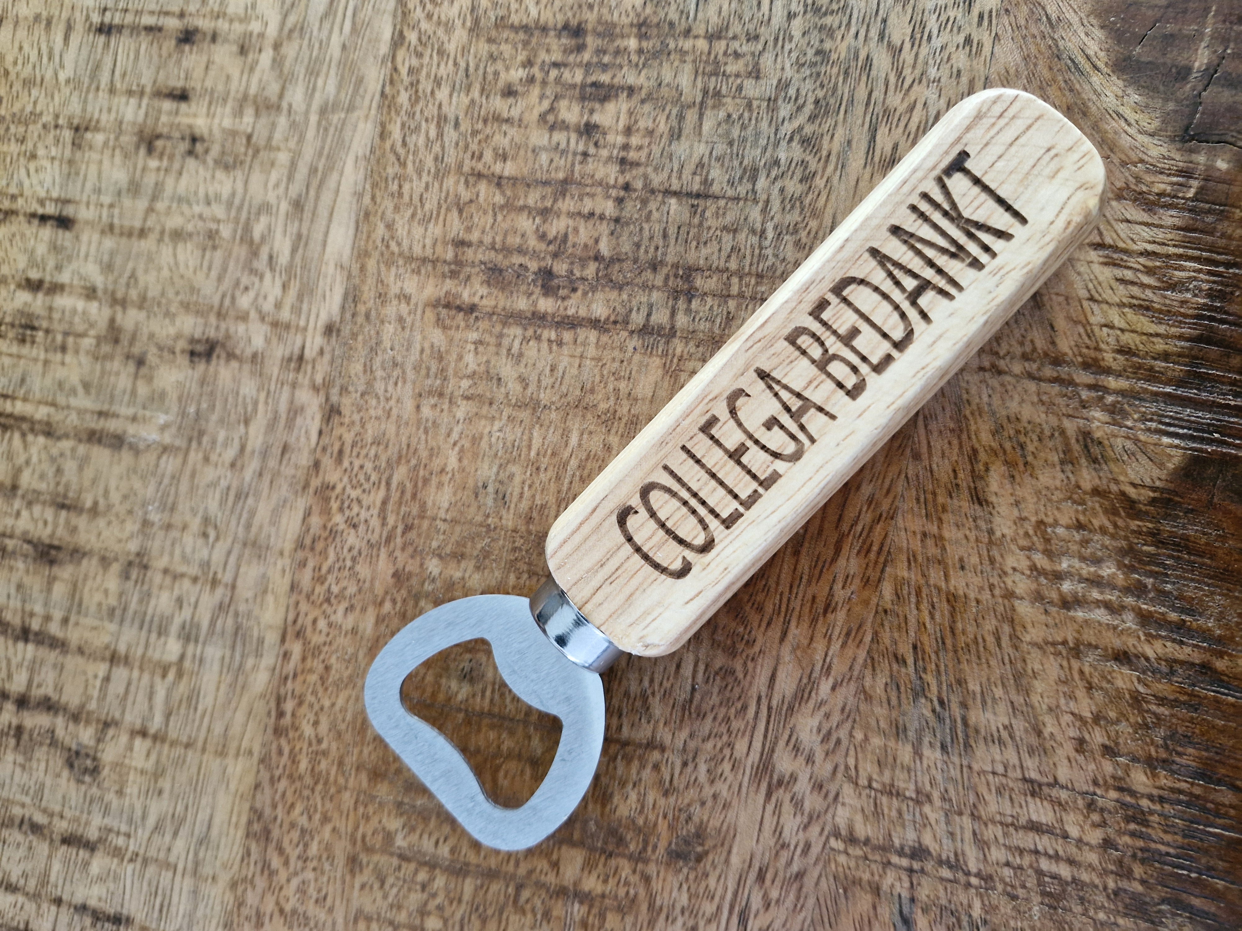 Gelaserde tekst: Collega Bedankt