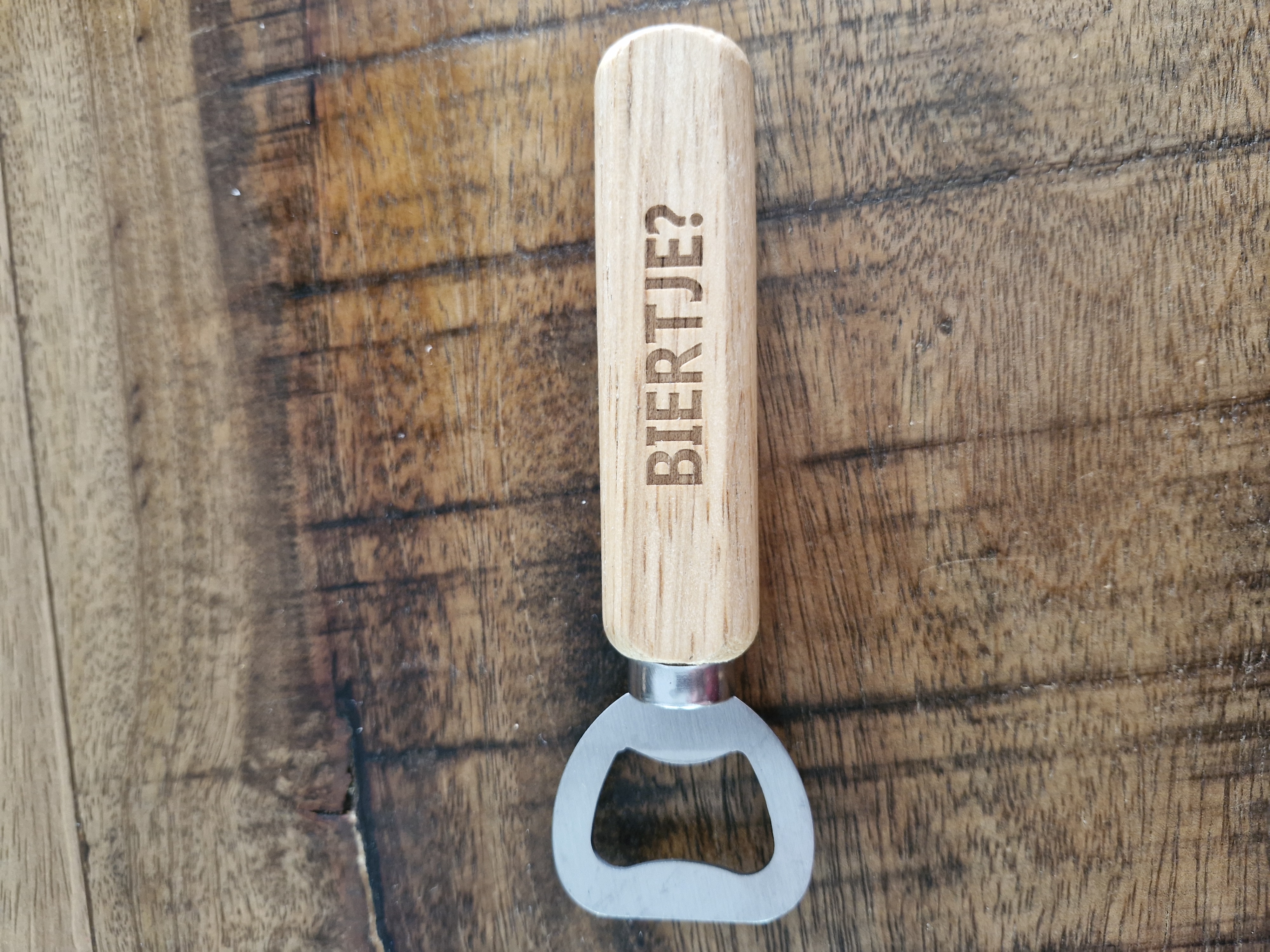 Gelaserde tekst: Biertje?