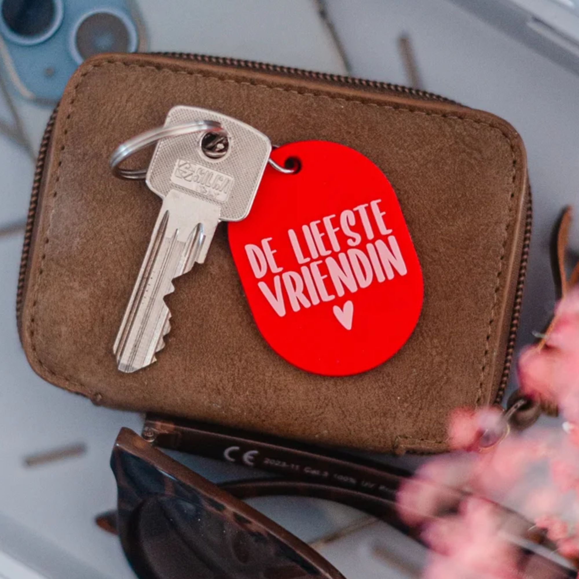 Sleutelhanger ‘De liefste vriendin’ – rood & roze