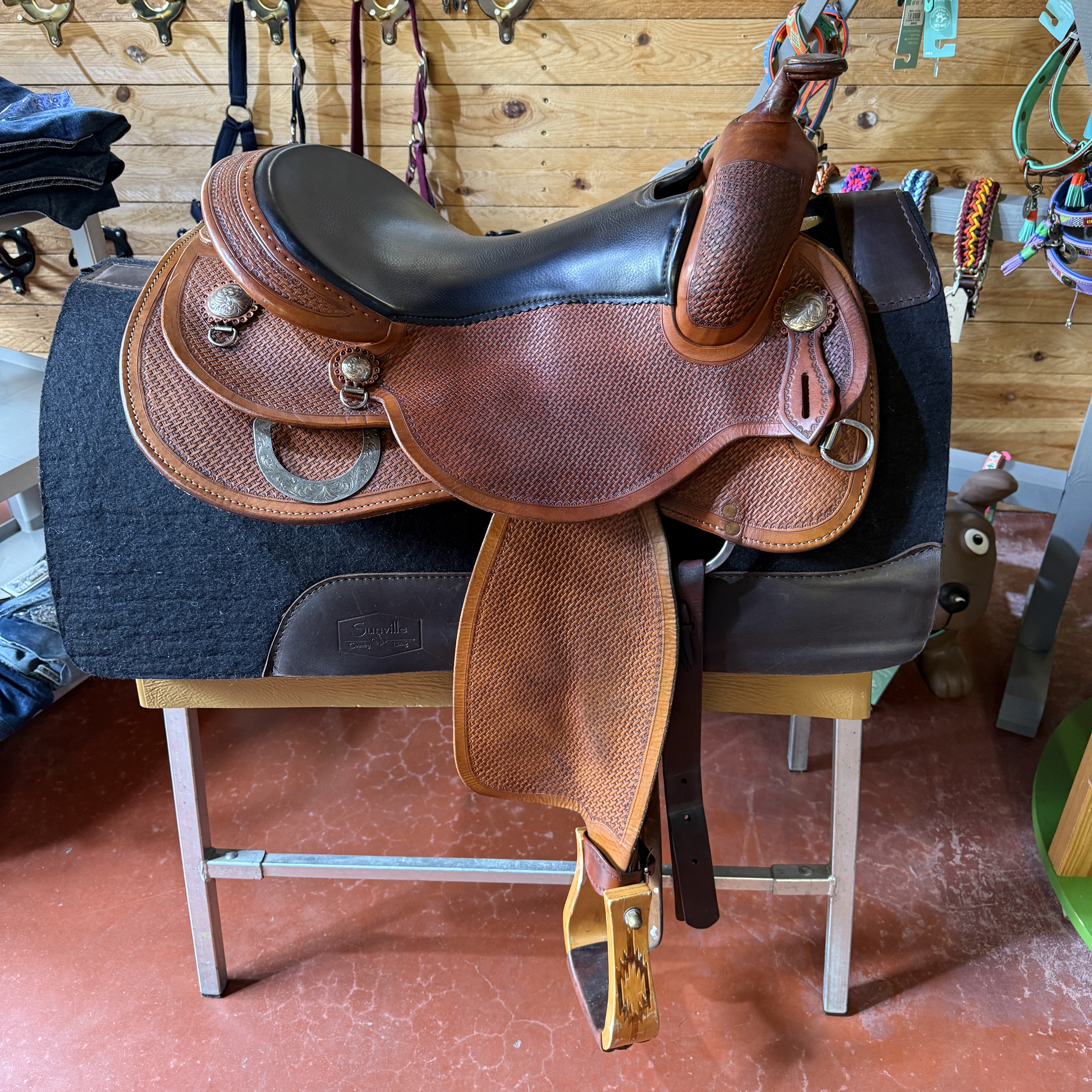 Triple WWW Platinum saddle