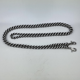 Closed Rope Reins 300cm with clips, black/white