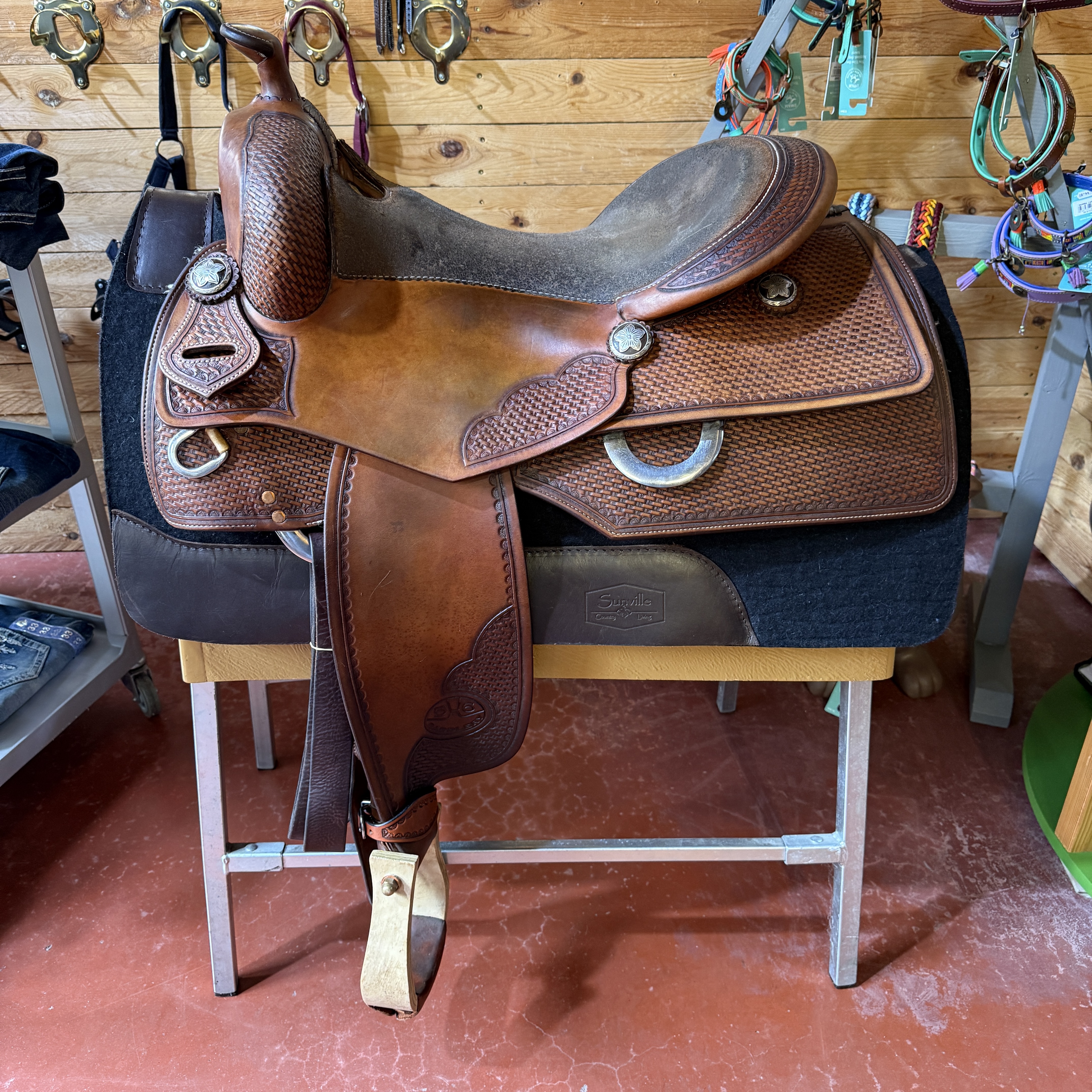 Tom Winter saddle, Square skirt