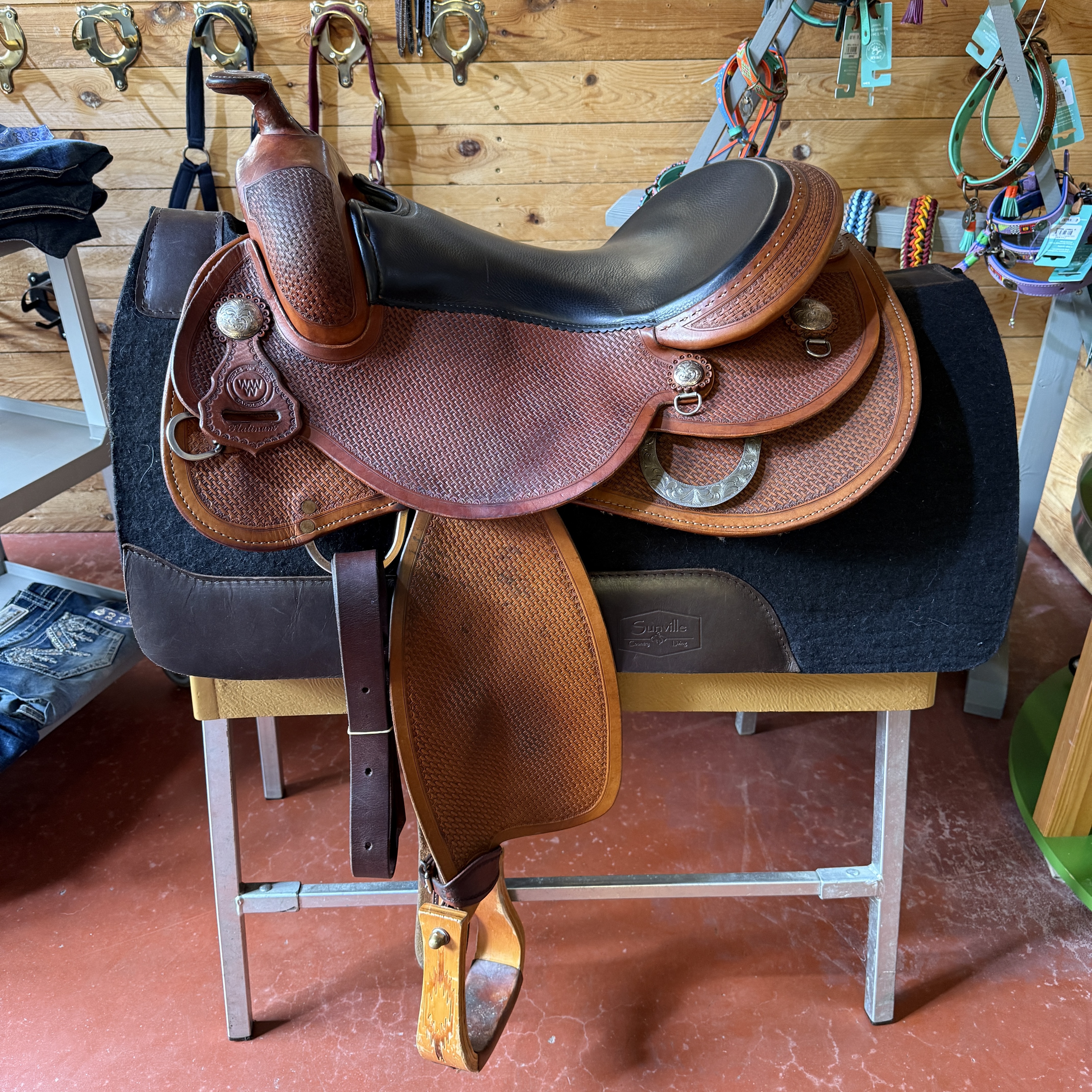 Triple WWW Platinum saddle