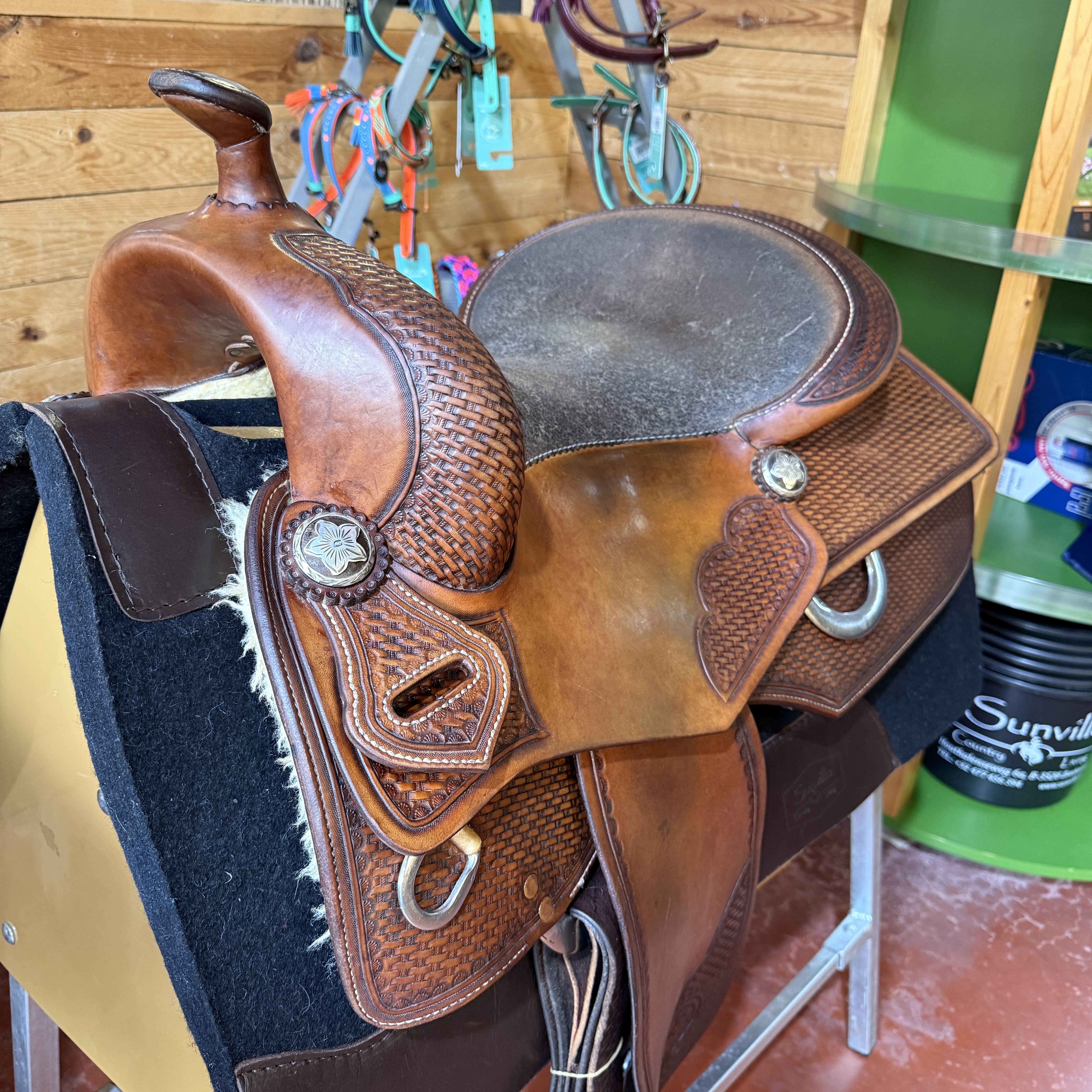 Tom Winter saddle, Square skirt