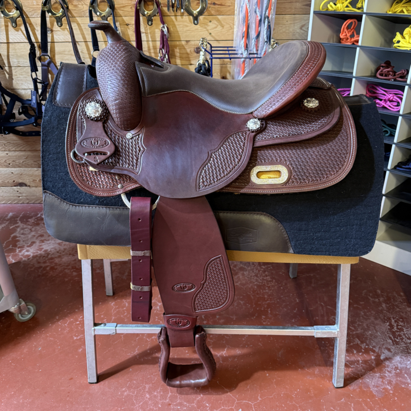 New saddles | OnlineHorseWorld