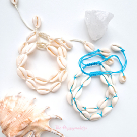 Anklet with kauri shells, 5 different colors