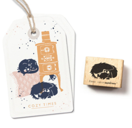 Cats on Appletrees - Stempel Teckel Enno Opgekruld
