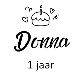 Traktatie sticker met naam, leeftijd  en taartje