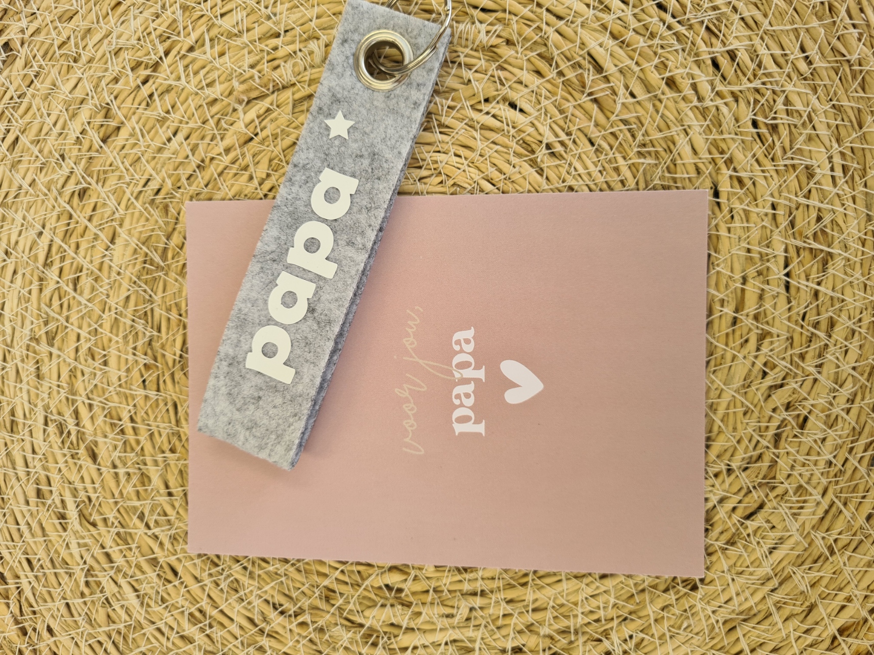 Sleutelhanger licht grijs + kaartje voor papa