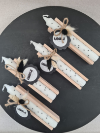 Cadeau set  Kaars met hartjes en houten houder