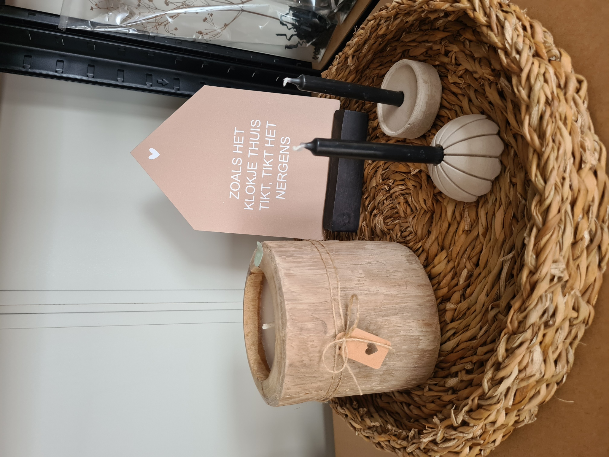 Rustieke houten kaarshouder met theelicht