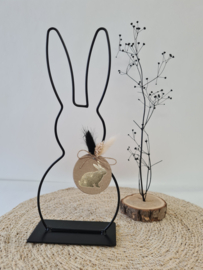 Metalen paashaas met mini kaartje en droogbloemtjes