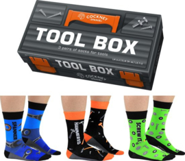 Odd Socks - Cadeau doos voor echte klussers - Cockney Spaniel Tool Box - 3 paar Doehetzelf Heren sokken - voor echte doe het zelvers - maat 39-46