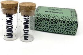 Hippe Kaartjes - Haarlokje en melktandjes buisjes in cadeauverpakking - groen
