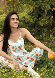 Lange satijnen damespyjama - comfortabele pyjama met oranje print - sinaasappelprint- Flowers