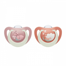 NUK First Choice Night Fopspenen 6-18 Maanden – Glow in the Dark – Siliconen – 2 Stuks – Inclusief Reiskoker