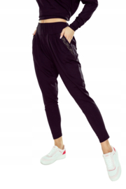 Eldar Felicity  - Stijlvol viscose trainingspak met elegante gouden accenten -  gemaakt in Europa - hoogwaardig huispak - Lange Mouw  Broek - zwart