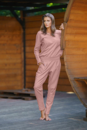 Italian Fashion | Karina | lange set | trainingspak set | huispak | katoen | losse snit | sexy  schouder | poeder roze | laag uitgesneden broek