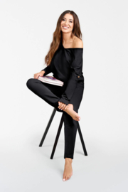 Italian Fashion | Karina | lange set | trainingspak set | huispak | katoen | losse snit | sexy  schouder | zwart| laag uitgesneden broek