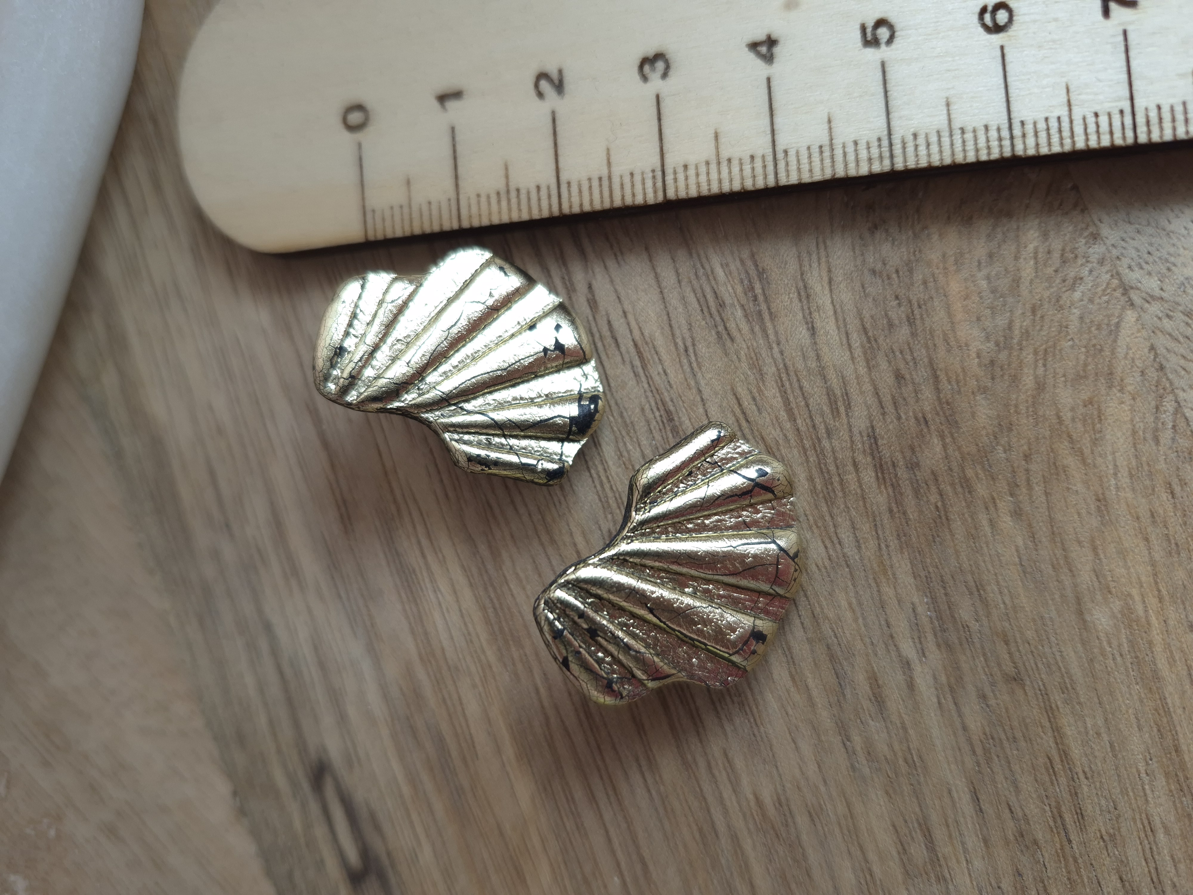 Statement stud