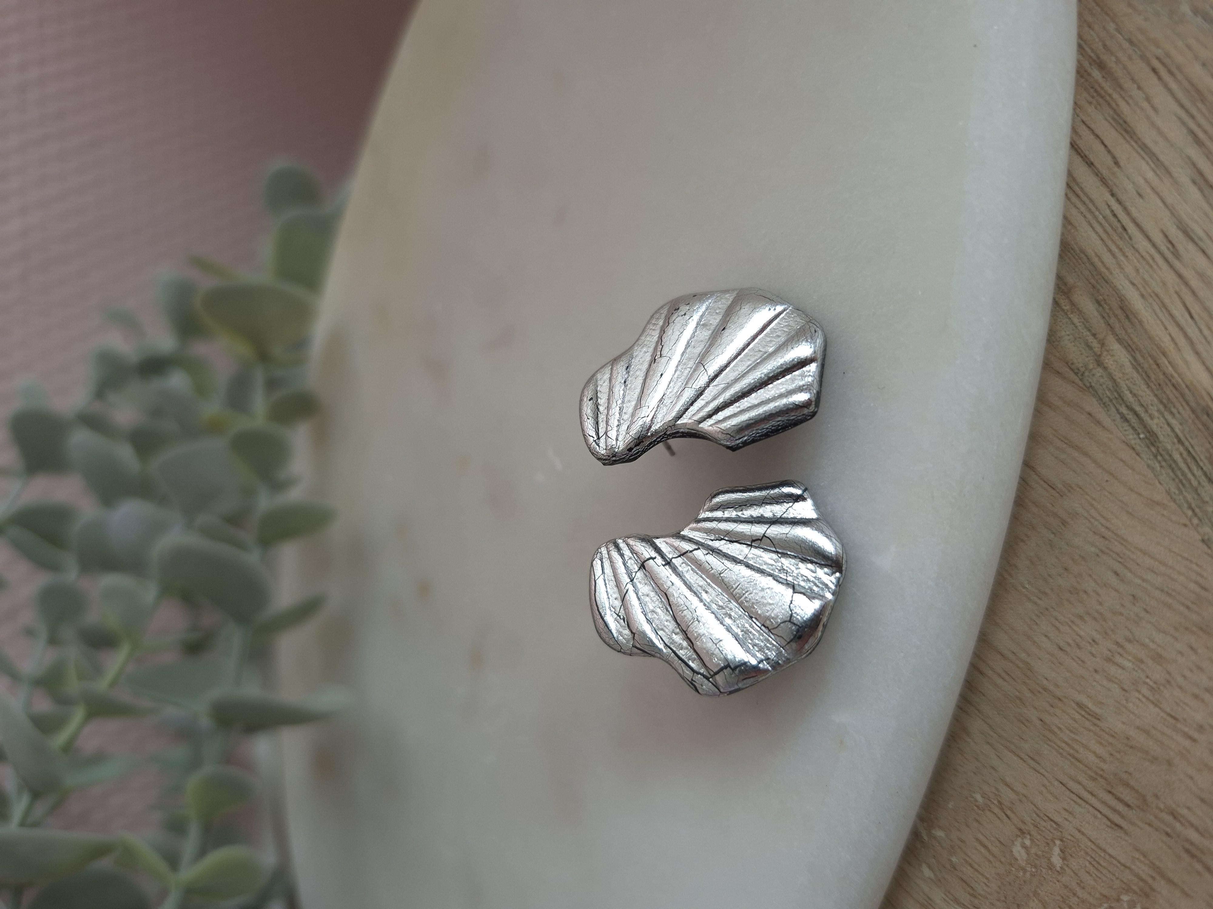 Statement stud
