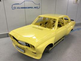Opel Ascona A uitbouwset voor en achterschermen en voorspoiler