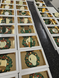 Kerstkrans met logo in giftbox