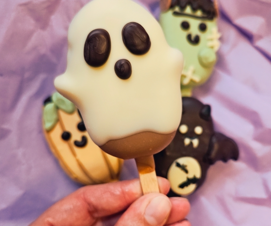 Here for the Boo's Cakeset