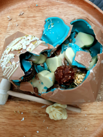 Gender reveal smash box