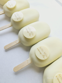 Less is more cakesicle