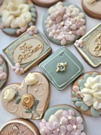 Personal detail wedding cookies setv10