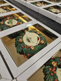 Kerstkrans met logo in giftbox