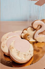 love you to the moon and back sweettable +- 40 personen