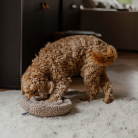 District 70 SWIRL snuffelmat  taupe 34 cm