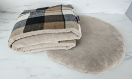 Jeppieteckel slaapzak/mand bruin/blauw geruit - camel inclusief rond kussentje