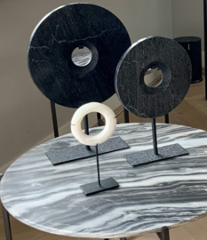 Bi-ring black marble on stand