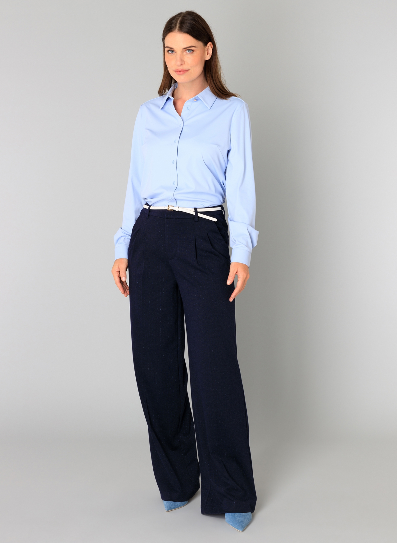 YEST OFIRA BLOUSE SOFT BLUE TRAVEL