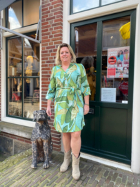 K-DESIGN A336/P951 JURK GROEN MET DESIGN(sale 30% kan niet retour)