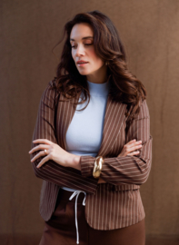 YEST  BERTA ESSENTIAL BLAZER MOCCA BROWN/SAND
